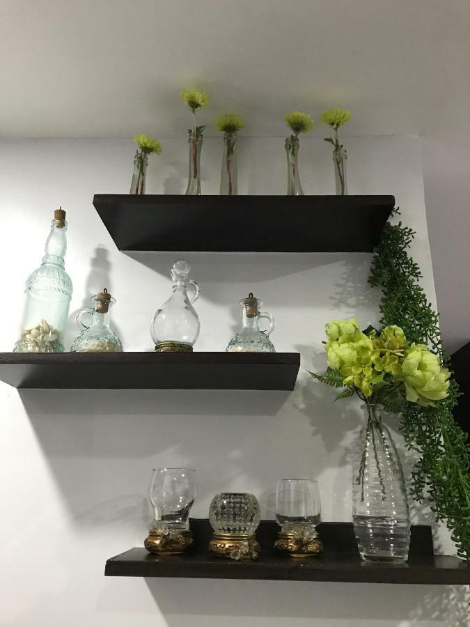 Cozy And Full Service Condo At The Heart Of Bacolod Exterior foto